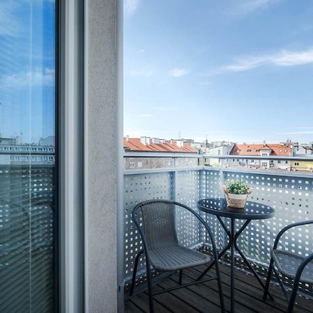 Business & Family Ambiente Apartments Bratislava Exterior foto