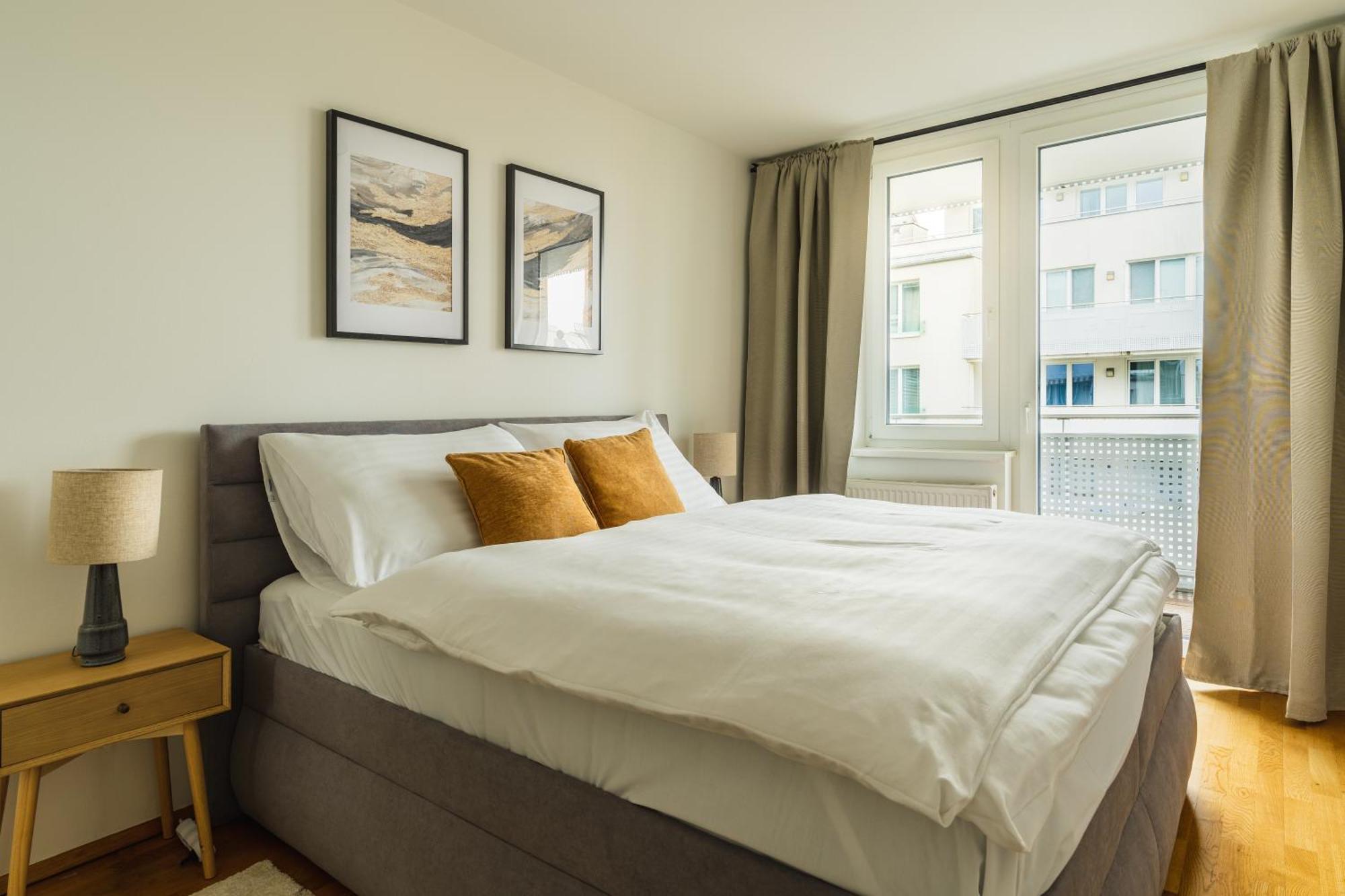 Business & Family Ambiente Apartments Bratislava Exterior foto