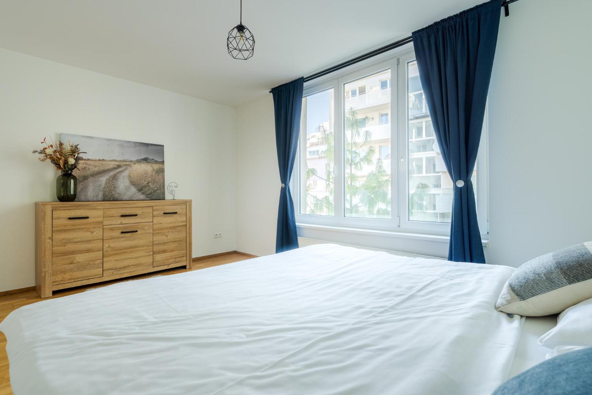 Business & Family Ambiente Apartments Bratislava Exterior foto