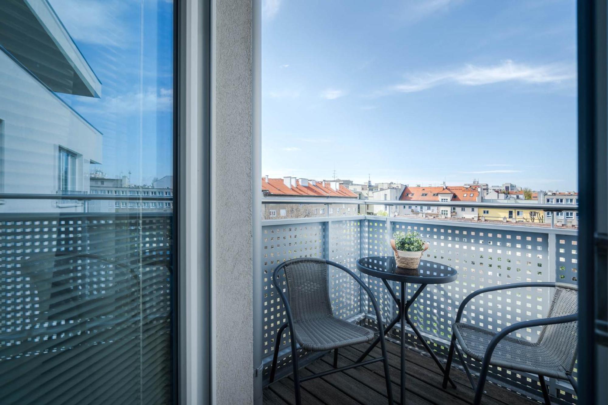 Business & Family Ambiente Apartments Bratislava Exterior foto