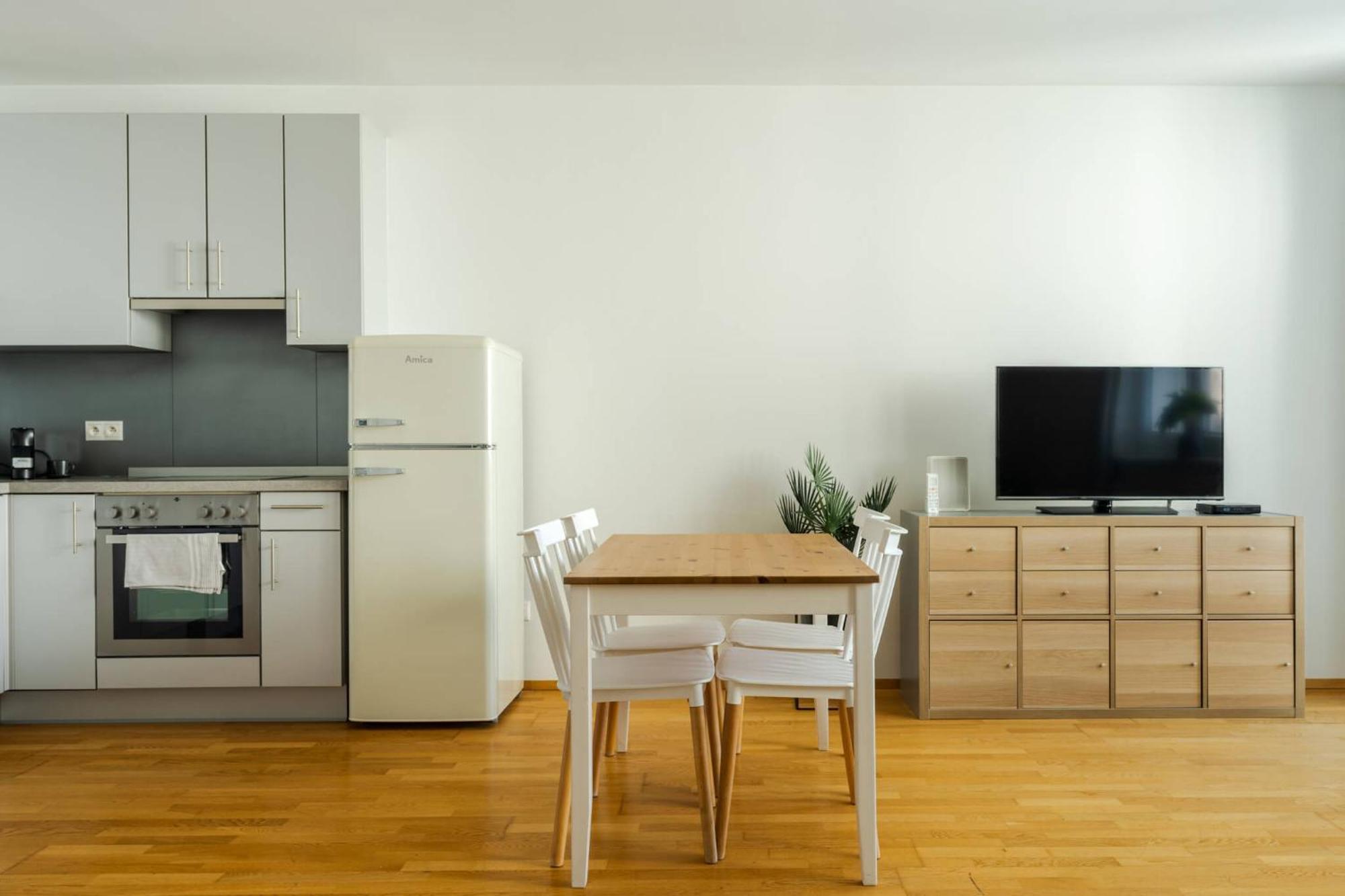 Business & Family Ambiente Apartments Bratislava Exterior foto